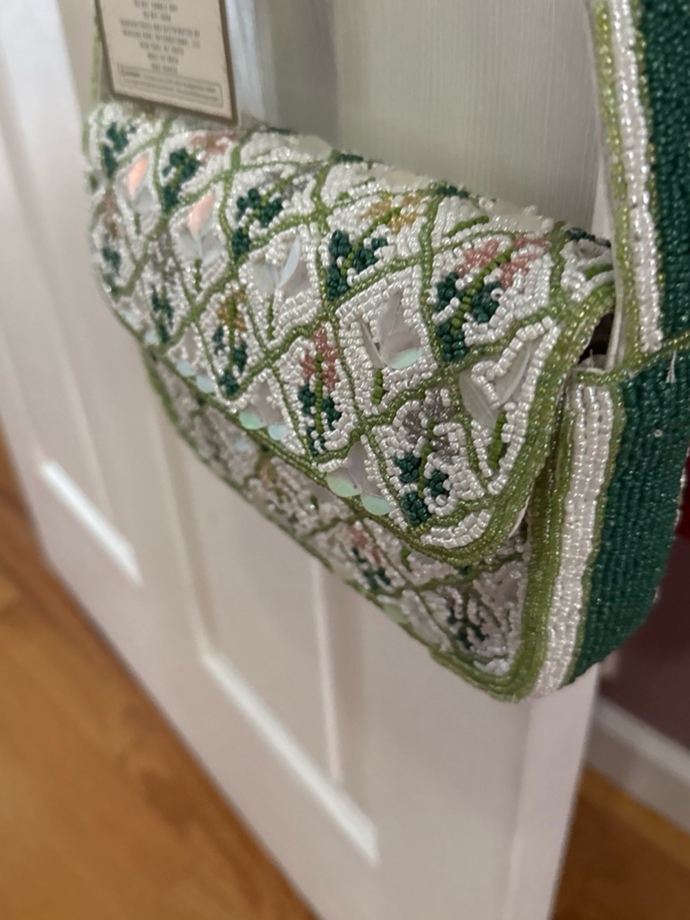 Handmade Beaded Green and White Shoulder Bag - Picture 2 of 2
